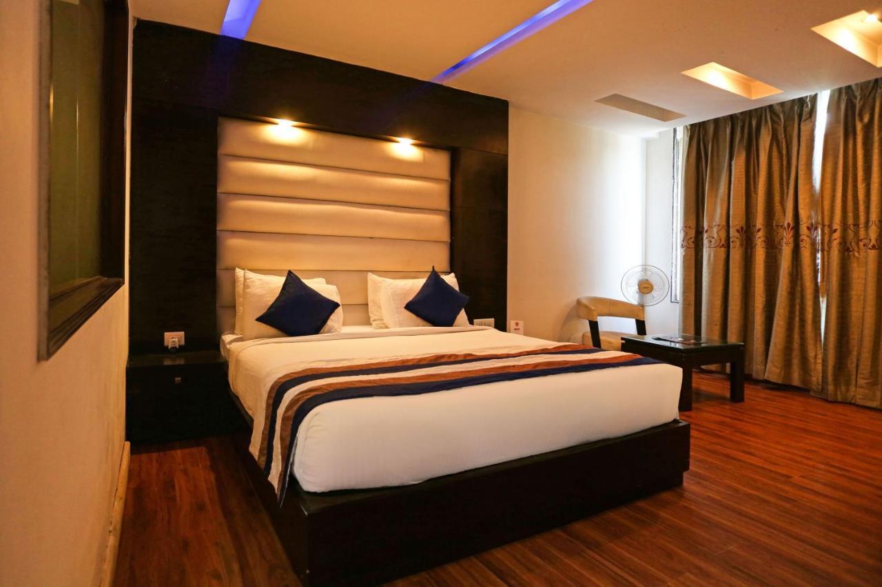 Capital O 7331 Hotel Downtown 뉴델리 외부 사진