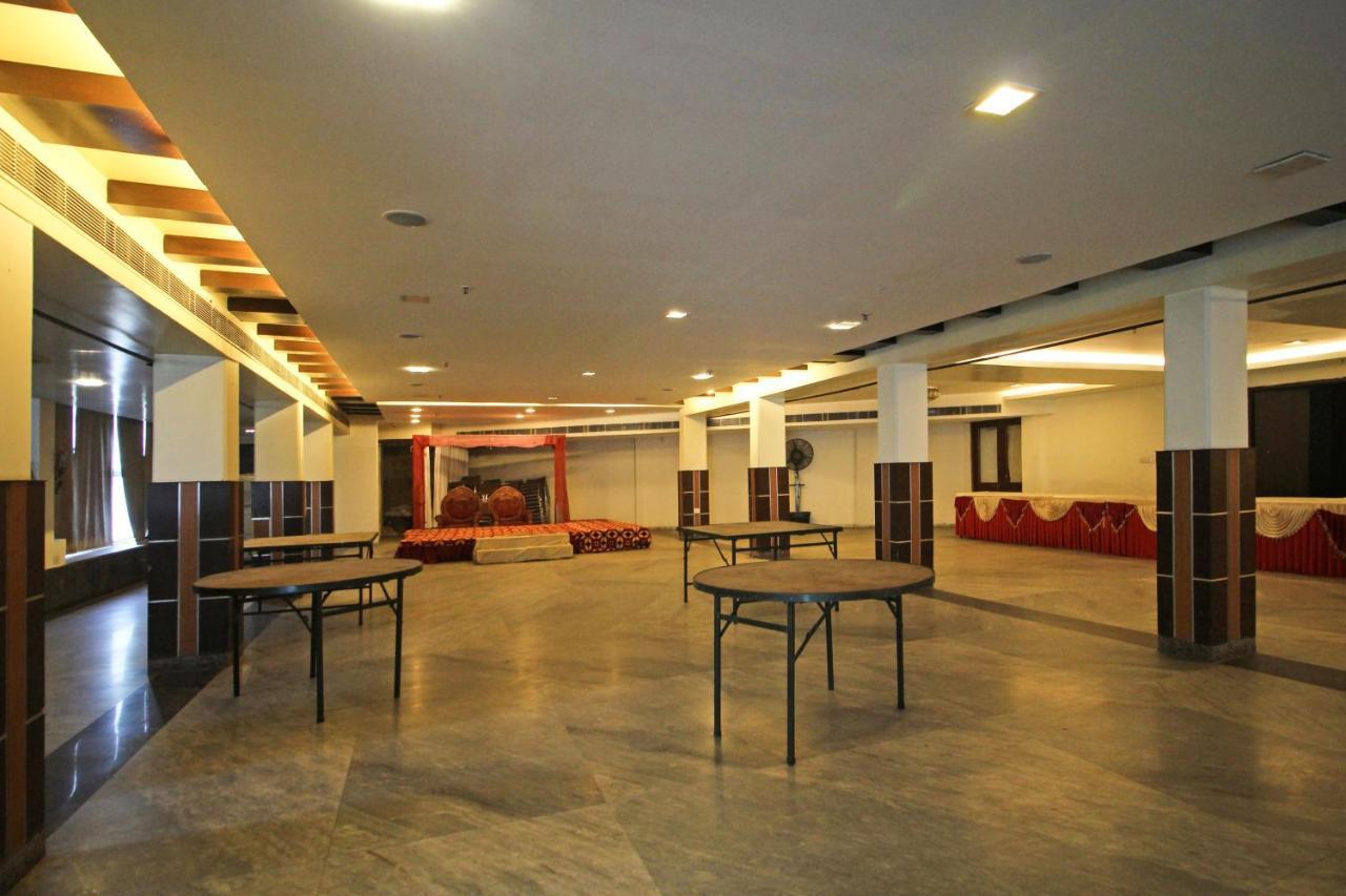 Capital O 7331 Hotel Downtown 뉴델리 외부 사진