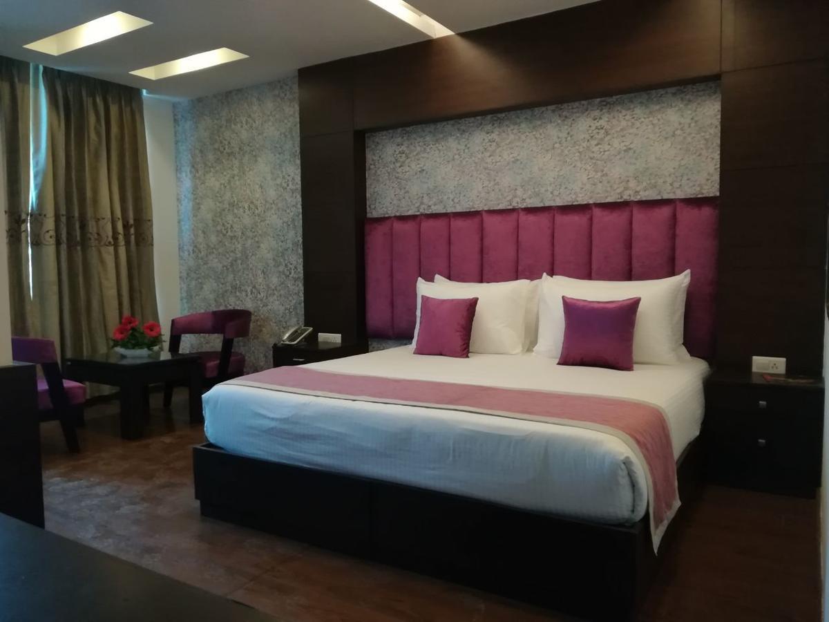Capital O 7331 Hotel Downtown 뉴델리 외부 사진