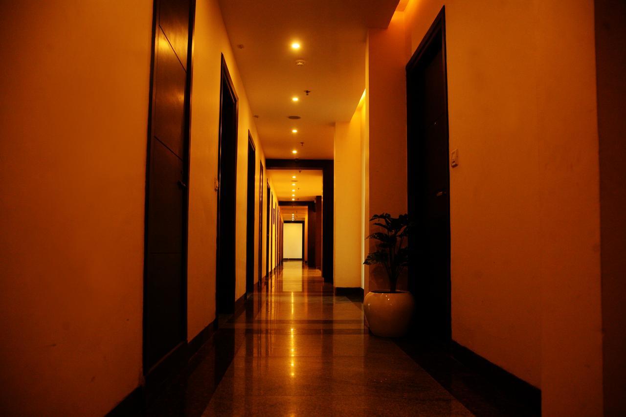 Capital O 7331 Hotel Downtown 뉴델리 외부 사진