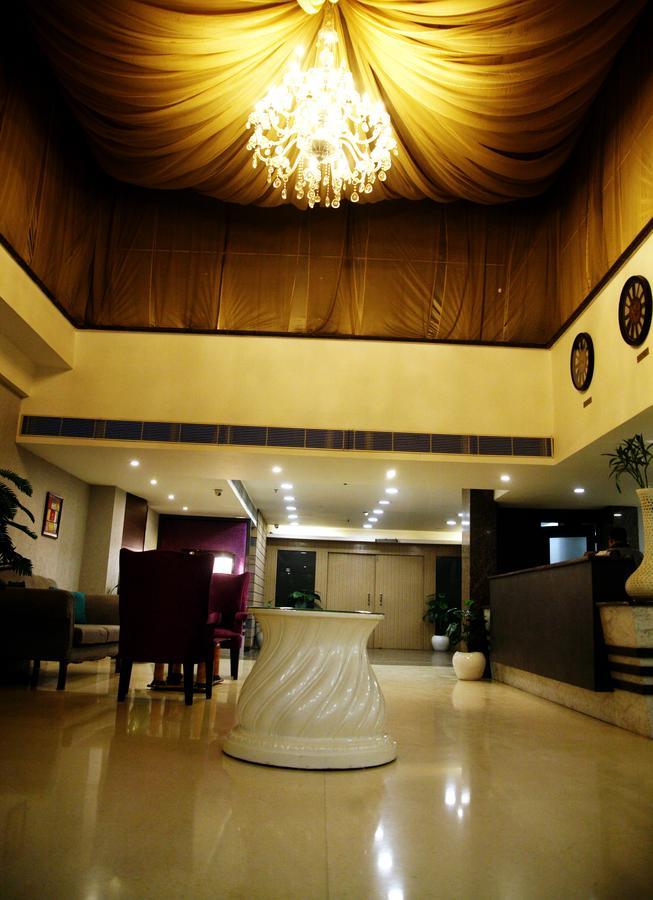 Capital O 7331 Hotel Downtown 뉴델리 외부 사진