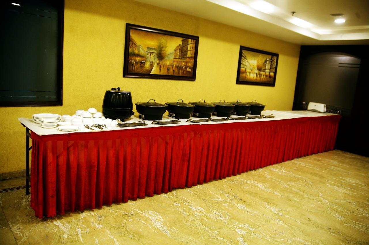 Capital O 7331 Hotel Downtown 뉴델리 외부 사진