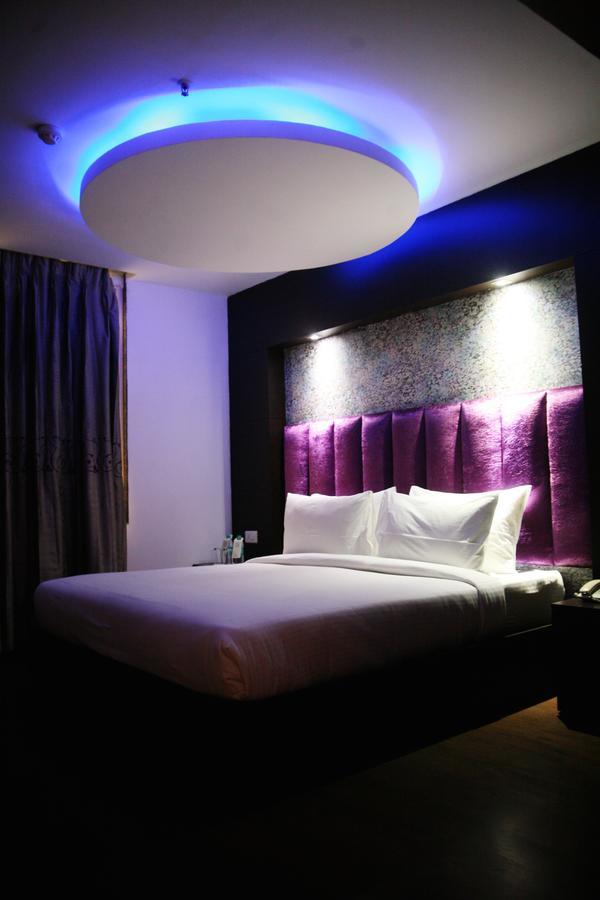 Capital O 7331 Hotel Downtown 뉴델리 외부 사진