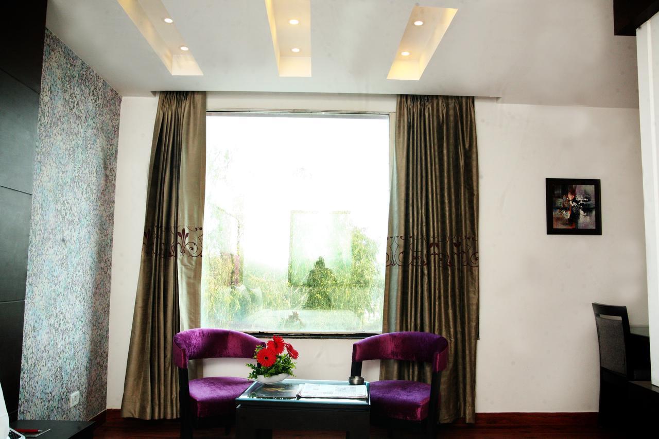 Capital O 7331 Hotel Downtown 뉴델리 외부 사진