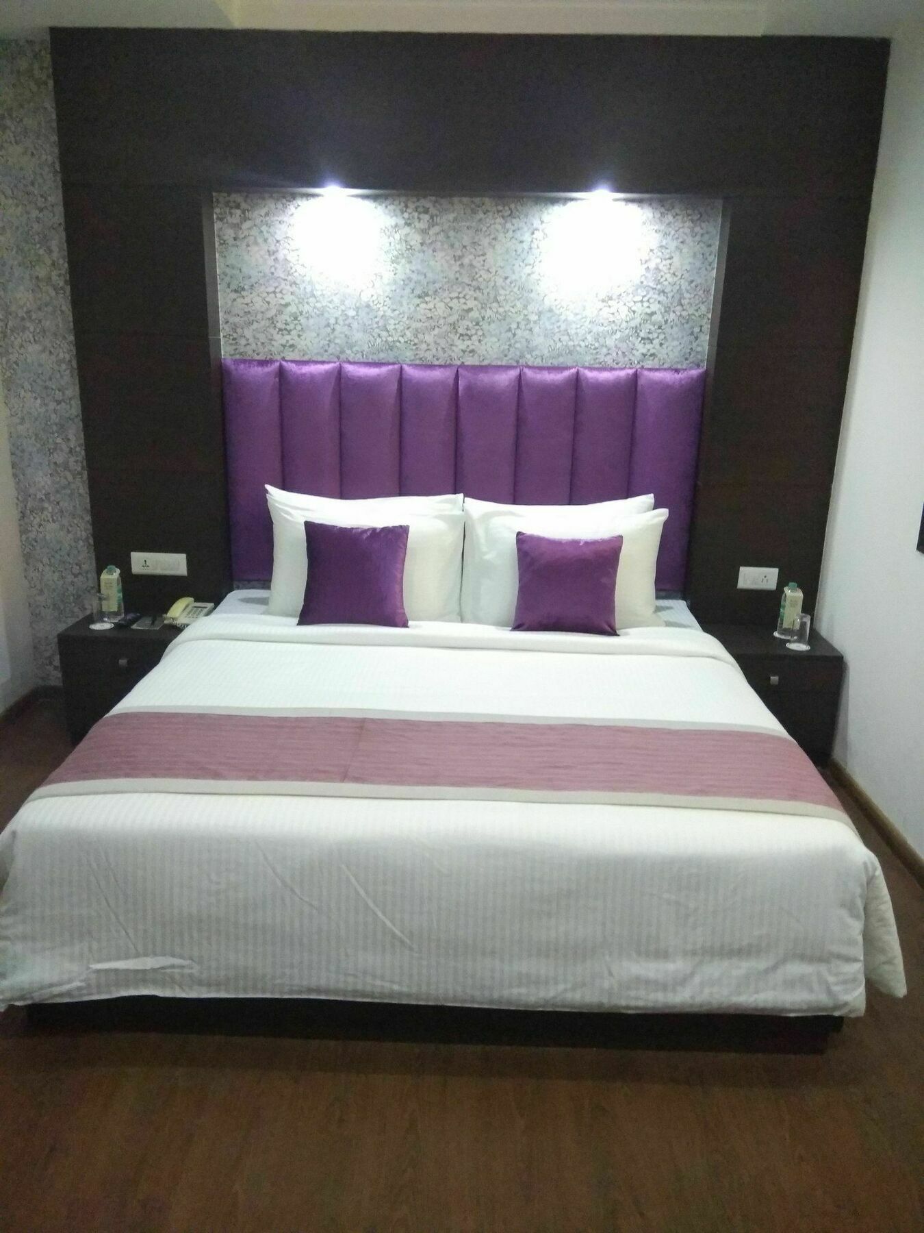 Capital O 7331 Hotel Downtown 뉴델리 외부 사진