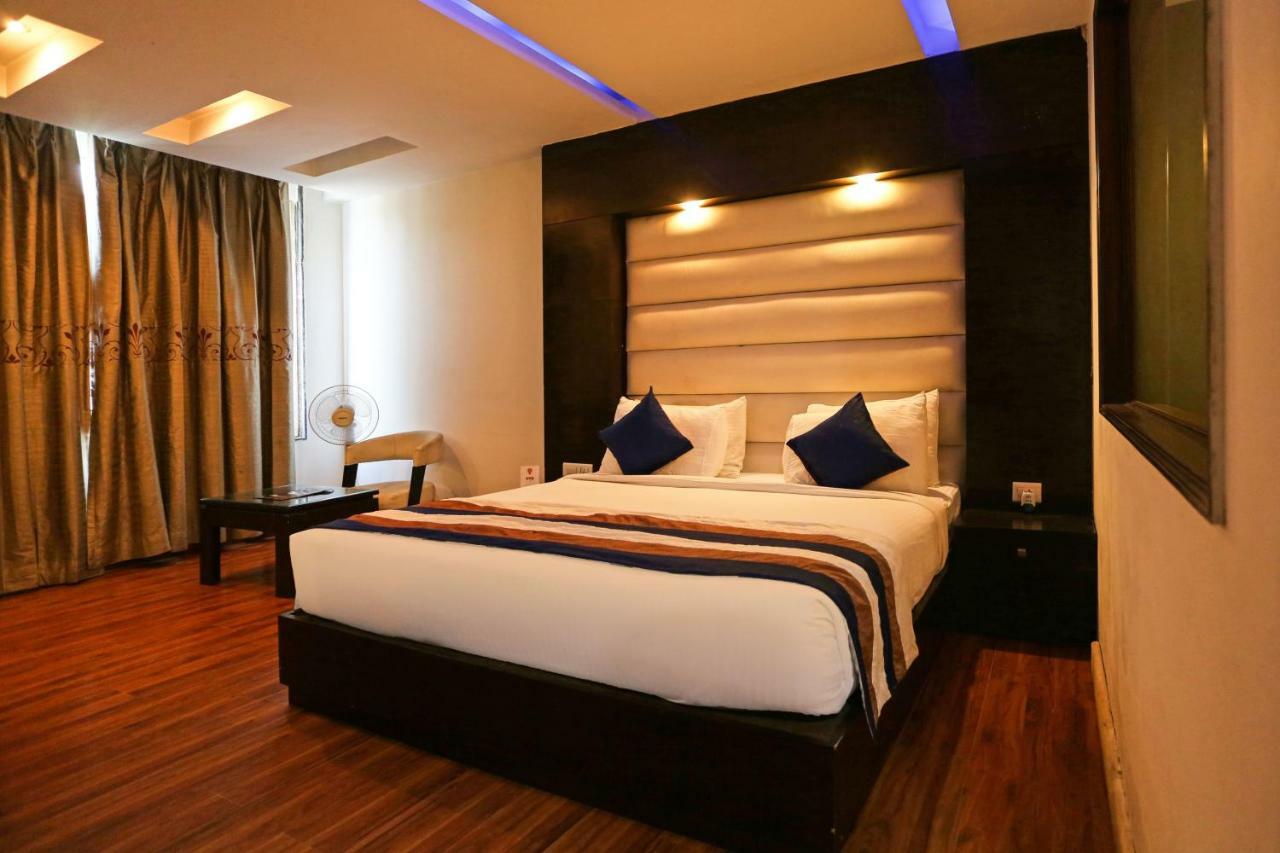 Capital O 7331 Hotel Downtown 뉴델리 외부 사진