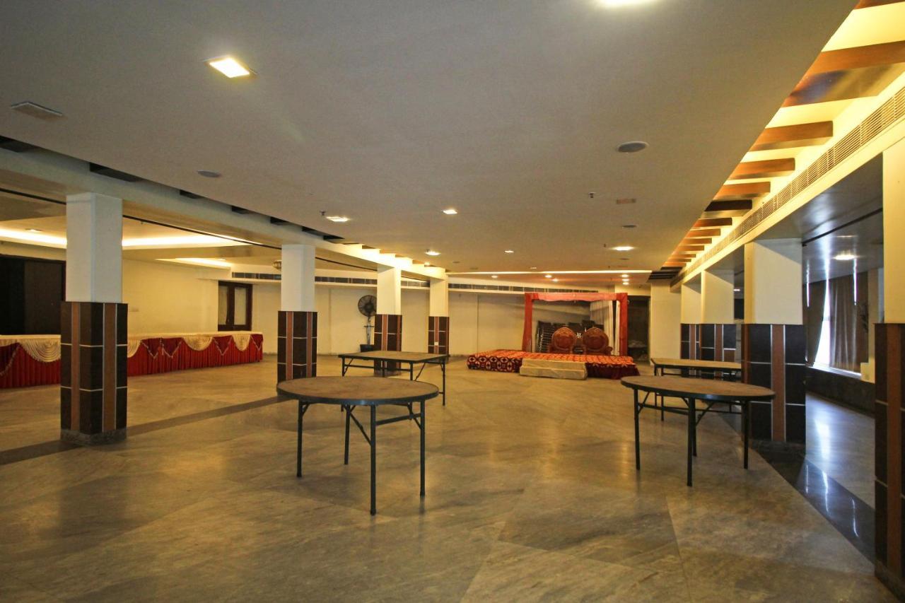 Capital O 7331 Hotel Downtown 뉴델리 외부 사진