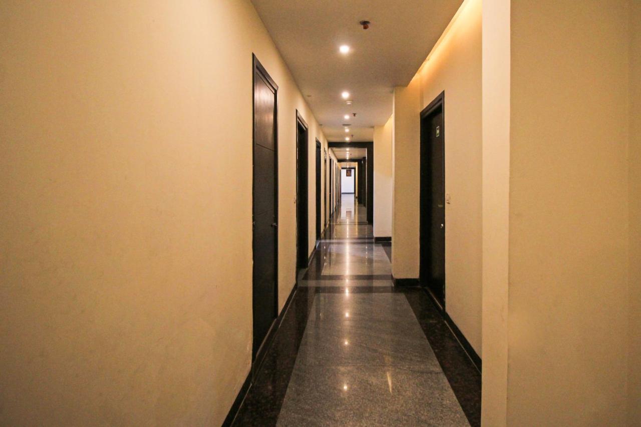 Capital O 7331 Hotel Downtown 뉴델리 외부 사진